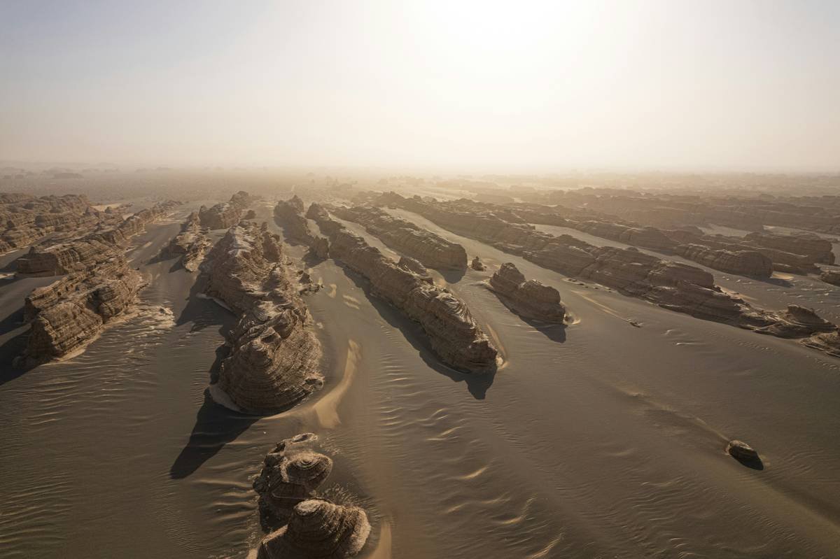 Exploring Natural Sand Wonders: A Thrilling Guide to Desert Safaris