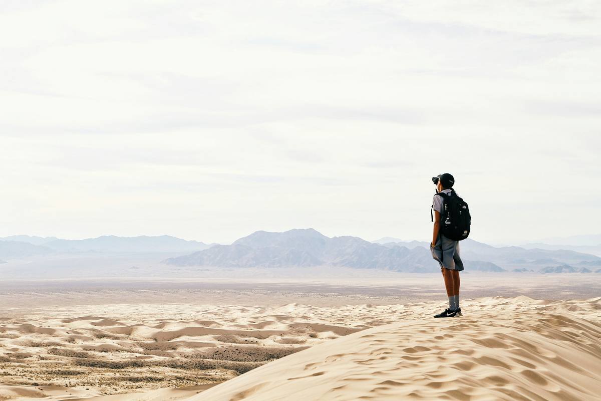 What to Wear Desert Hiking: Your Expert-Backed Guide to Staying Cool, Protected & Stylish